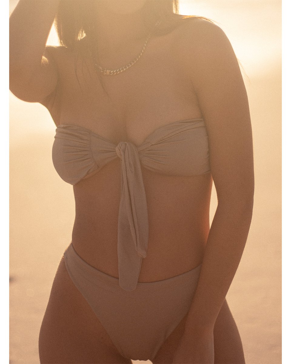 virgogypsi's tweet photo. Photographer &amp; Styling @virgogypsi
Model @capitalcay 
Brand @lily.label  

#swimwear #fashion  #photooftheday  #art #beautiful  #photography  #picoftheday  #follow #model #beach #photographer #model #photoshoot #booknow https://t.co/L7vGCF1Rm9