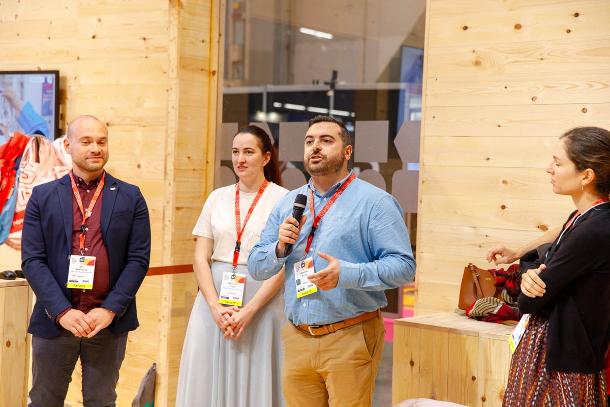 ESAIC_org's tweet photo. 📰Read about the activities of the Trainee network that took place during #Euroanaesthesia 2022 in this month's newsletter.
🔗https://t.co/xtyhF9sRKa
Monthly newsletter👉https://t.co/mWXEWEcUH5
#EA22 #Anaesthesiology #IntensiveCare #ESAIC #ESAICTN https://t.co/QesMyBQO7u