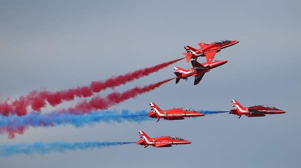 Obvious from early morning that low cloud would prevent Red Arrows from displaying at Cromer. Fair play to them though for turning up to look.