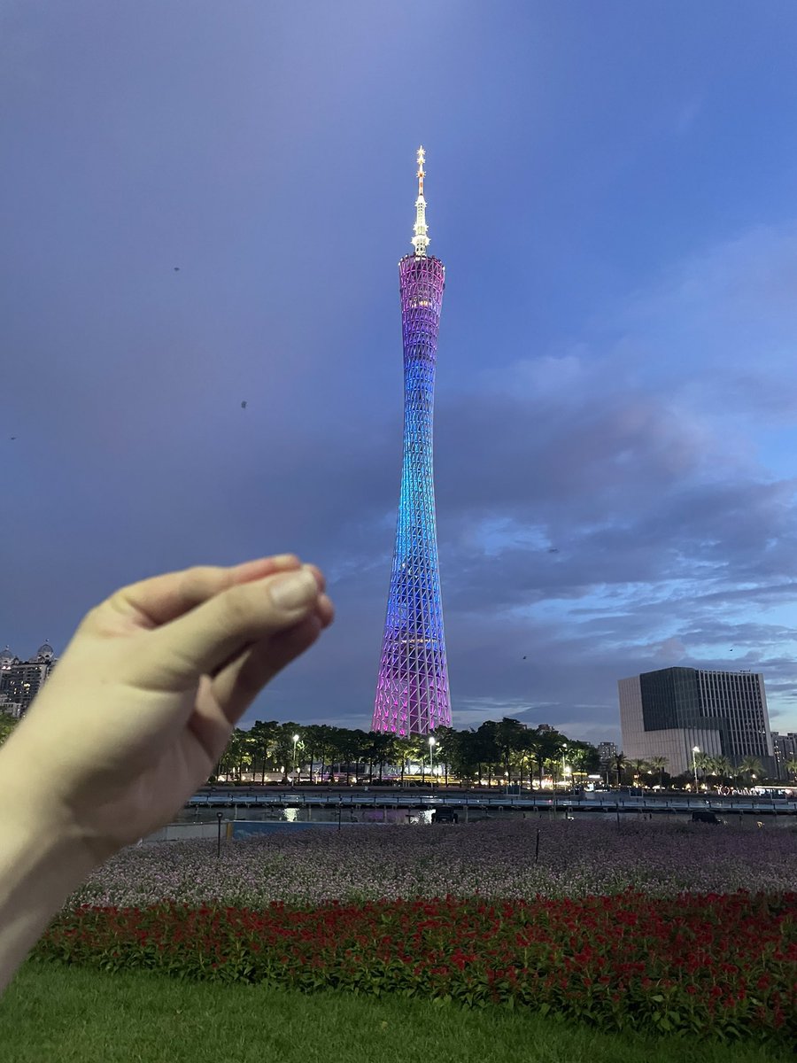 9999Solana's tweet photo. Found a Solana tower๐๐ค
@CetsOnCreck #CetsHandContest https://t.co/FHdQCRbaKR