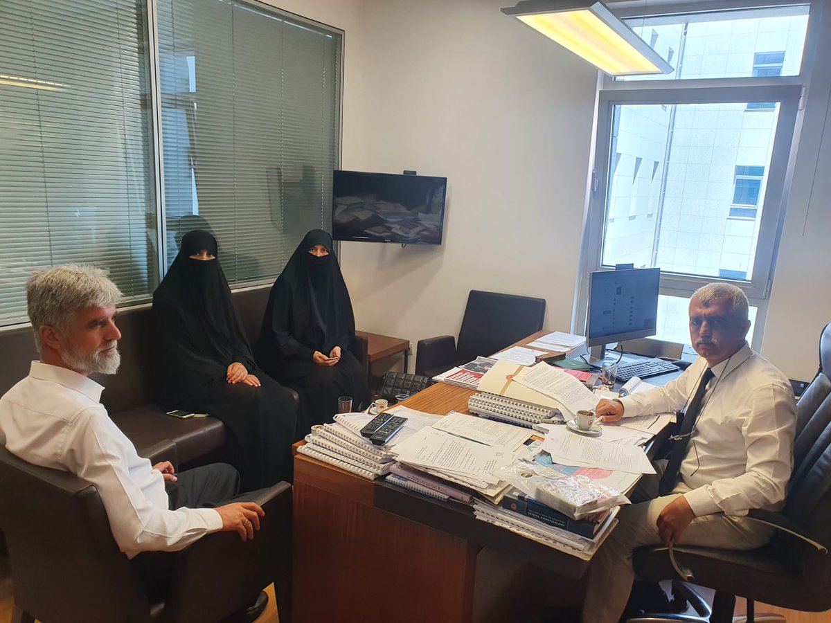 TBMM İnsan Hakları Komisyonuna Alparslan Hocamın yaşadığı tecrid ile alakalı dilekçe bıraktım.
Ömer Faruk beyi de makamında ziyaret ettik. Sağolsun bize ve tüm hukuksuzluğa maruz kalanlara yardımcı ve yol gösterici olmaya devam ediyor.. Kendisine teşekkür ediyorum.
<a href="/OGergerlioglu/">Ömer Faruk Gergerlioğlu</a>