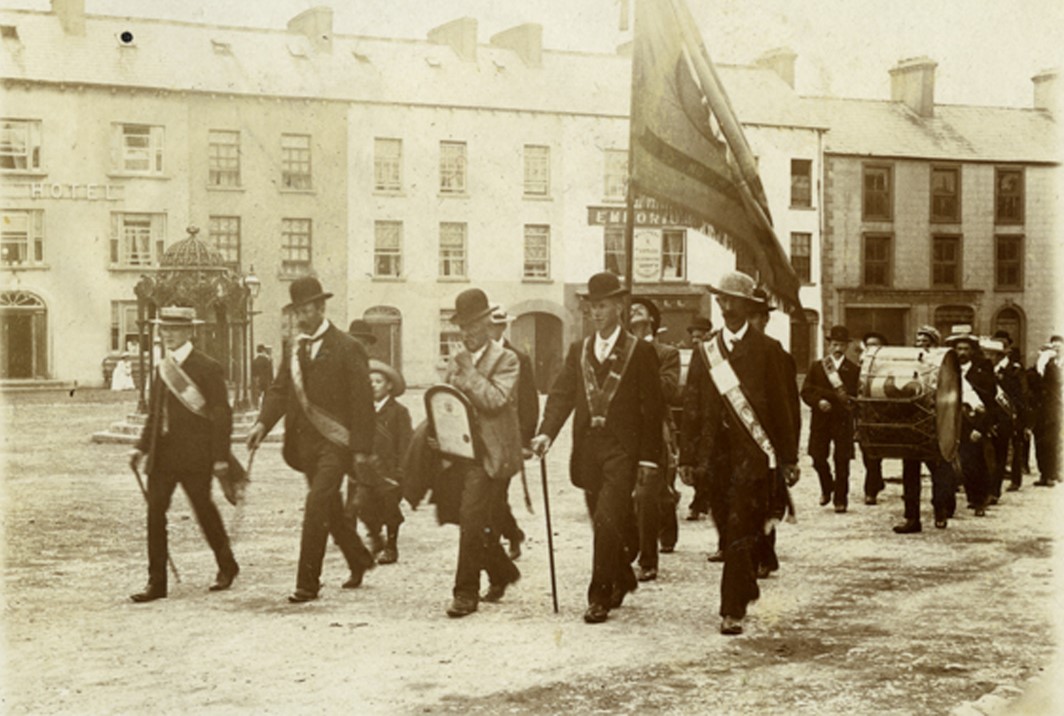 @DeptCulturelRL #decadeofcentenaries Bursary
Looking forward to <a href="/darachmac/">Darach MacDonald</a>’s research 'On Edge: Chaos, Confusion and Change in Four Cross-border Parishes 1921-1925' examining the impact on people living in Monaghan &amp; Fermanagh parishes during partition bit.ly/DoCGrant