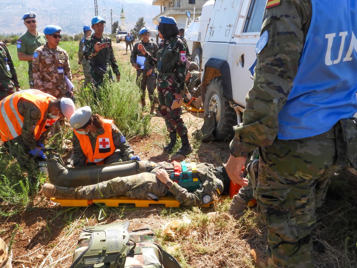 Successful medical evacuations require impeccable communication, seamless coordination between the teams, readiness, speed and skill.

#UNIFIL's contingents regularly train together to pull off such complex emergency operations. 

Read more 👉 bit.ly/3c3S1kD