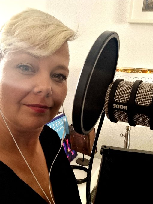 Mein Podcast ist im Kasten und wird am 15. September auf Schlagerradio ausgestrahlt 😃 #podcast #domina<a href="/tag/bdsm"class="tags"><span>#bdsm</span></a><a href="/tag/domina"class="tags"><span>#domina</span></a><a href="/tag/mistress"class="tags"><span>#mistress</span></a><a href="/tag/podcast"class="tags"><span>#podcast</span></a>