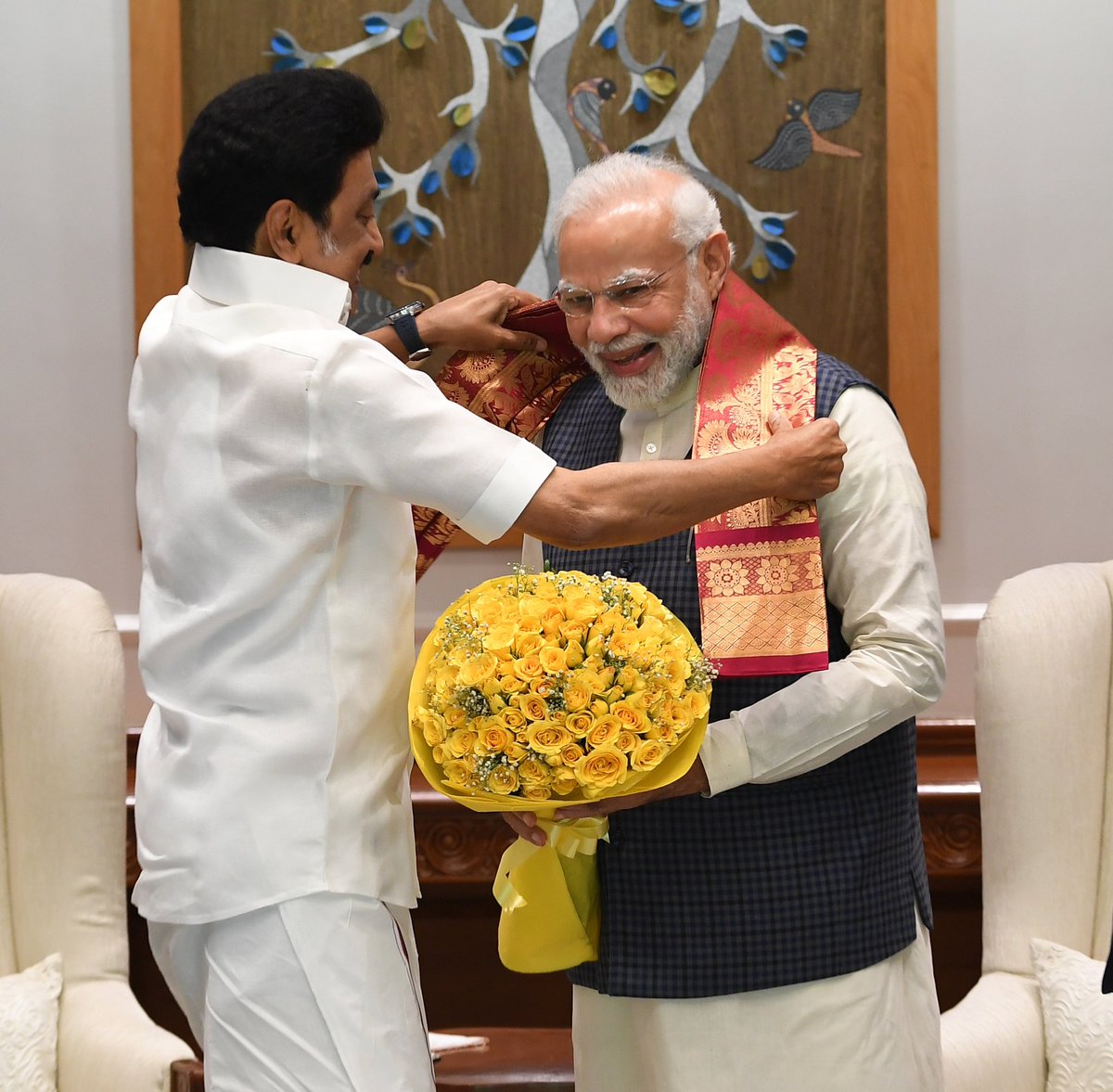 mpjohnson_ch's tweet photo. Honorable Chief Minister of Tamil Nadu Thiru M.K. Stalin called on Hon'ble Prime Minister Thiru @narendramodi ayya.  

@PMOIndia is taking special care of Tamil Nadu &amp; #8yearsOfModiGovt Medical Colleges,Railway Station, Road, Highways etc have been provided to Tamil Nadu so far. https://t.co/8mkV6kGTE6