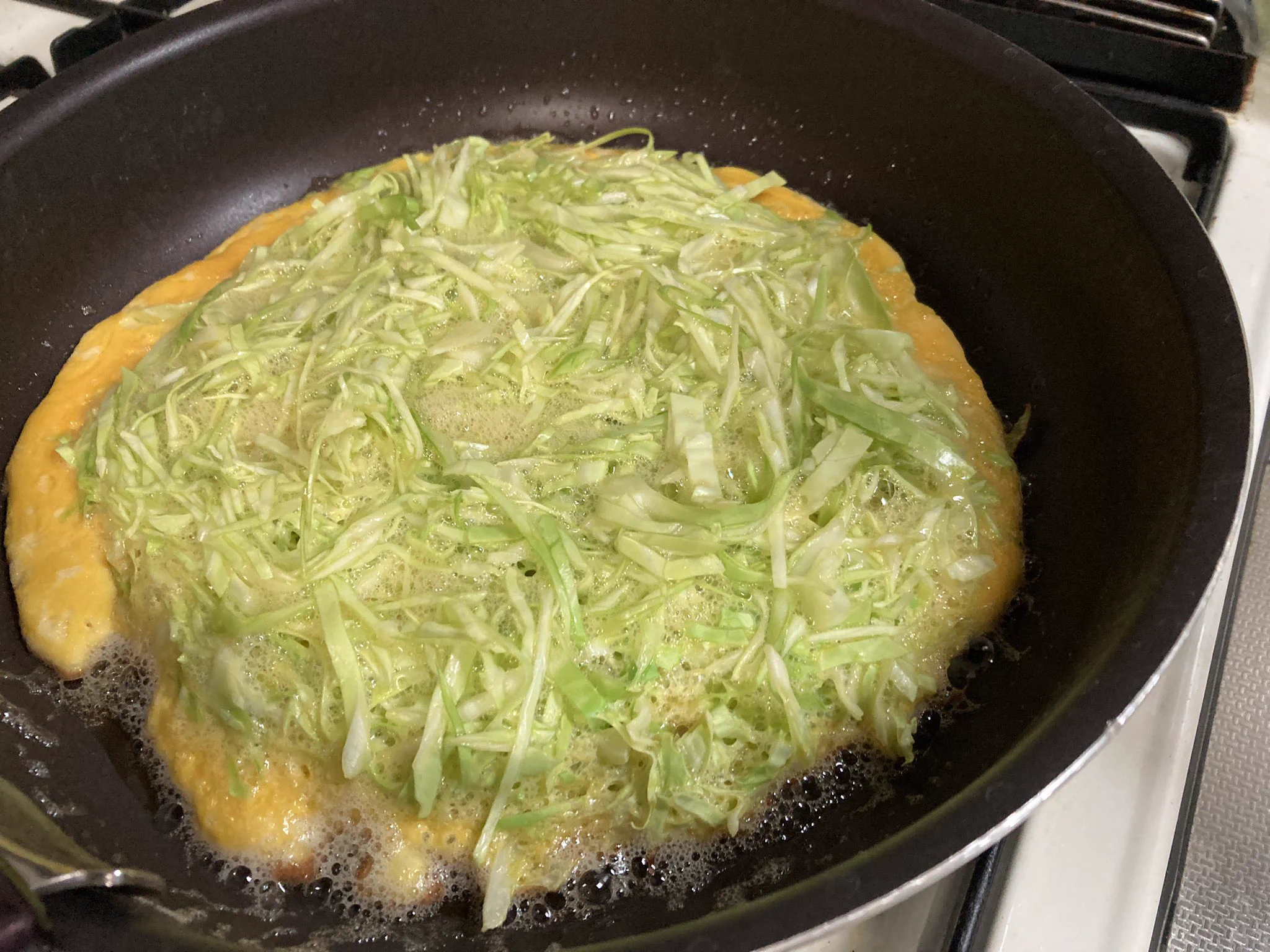 キャベツと卵だけでお好み焼き風料理が美味しそうだ‼
