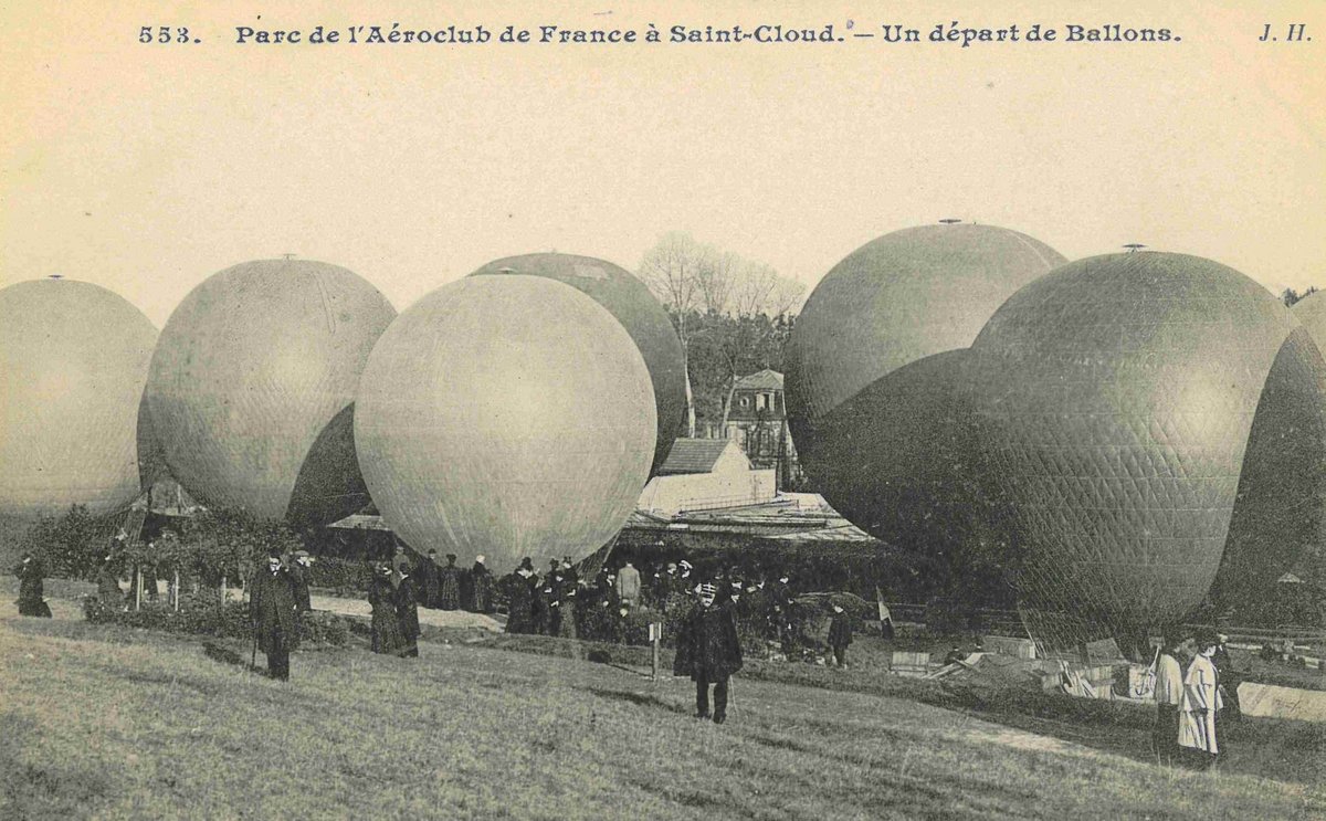 VilleSaintCloud's tweet photo. [ PATRIMOINE ] Les débuts féminins de l’aviation à Saint-Cloud 👩🛩
Au tout début du XXe siècle, les Coteaux servent de cadre aux premiers exploits des pionnières de l’aviation, figures d’un féminisme audacieux et déterminé... https://t.co/vRIXEQfhd5