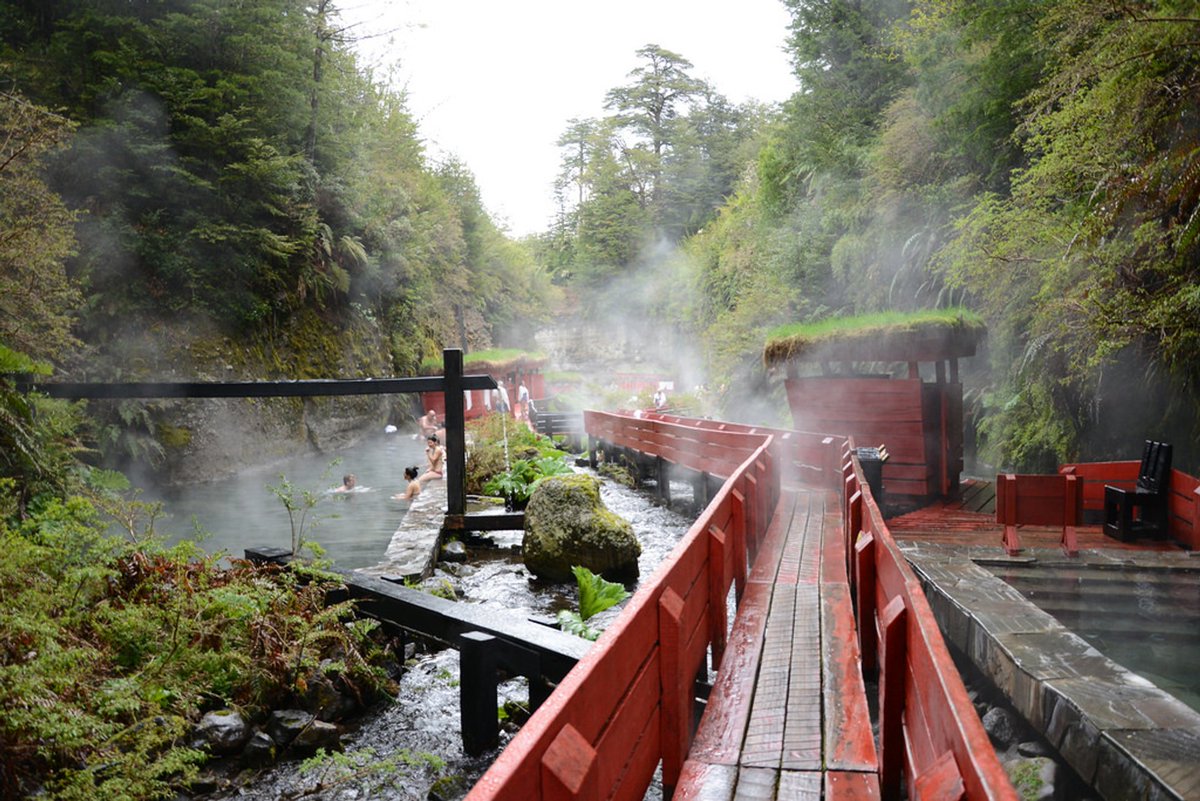 MyraLymon's tweet photo. @Pedro_Torrijos Las termas geométricas de Panguipulli Chile son una maravilla, un laberinto de aguas calientes. https://t.co/N56IPmn0Cd