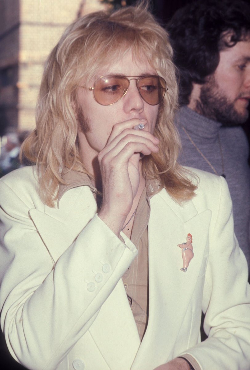 rogeroyalty's tweet photo. Roger Taylor at Kempton Park Race Course, Surrey, UK, 16th October 1976.

📸 Watal Asanuma https://t.co/Dqei3AP51J