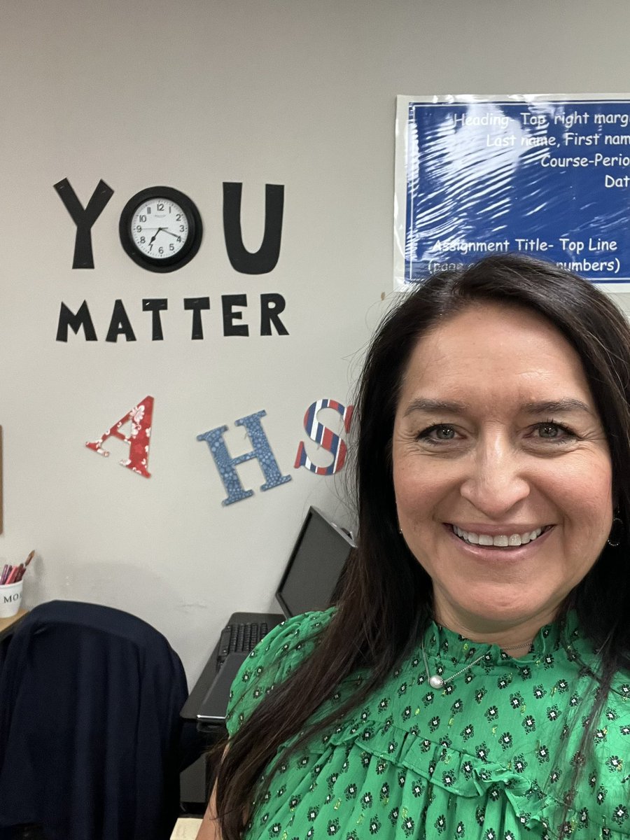 cabralesmariss1's tweet photo. First Day! New students, new parents, new coworkers, new friends…. can’t wait. Thank you to my new PR person for promoting my twitter account. It was a nice surprise! ( zoom in to the right side of the 2nd photo 😀) #AubreyISD #InspiringHope #TurnedUpTo11 #FirstDayOfSchool https://t.co/2kmh5SEx4w