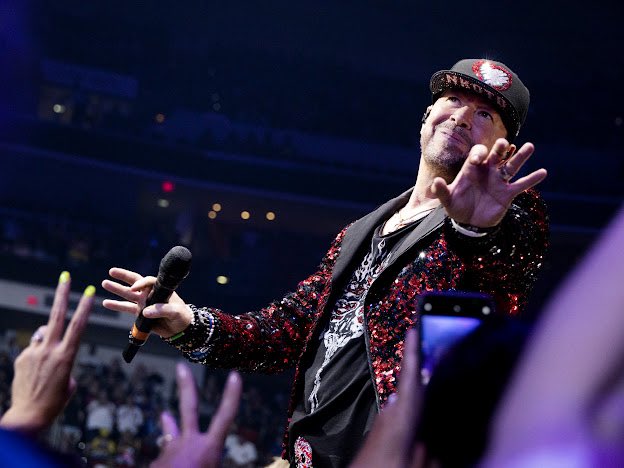 DonnieWahlberg's tweet image. My dearest #Blockheads,

Your constant presence, love &amp;amp; support, has been the most astonishing gift I’ve been blessed with in my life.

There’s not a day that passes that you’re not on my mind, in my heart or that I’m not thankful for you. Today especially.

Love, Donald 🤖❤️♾💫