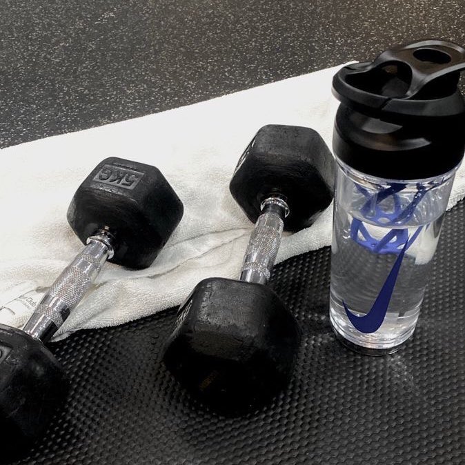 itsjuliagr's tweet photo. 🏋🏼‍♀️ JAK ZACZĄĆ PRZYGODĘ Z SIŁOWNIĄ - a thread, który mam nadzieję pomoże wam z początkami siłownianymi, dziękuję z góry za każde rt i enjoy! https://t.co/zsigORWHv6