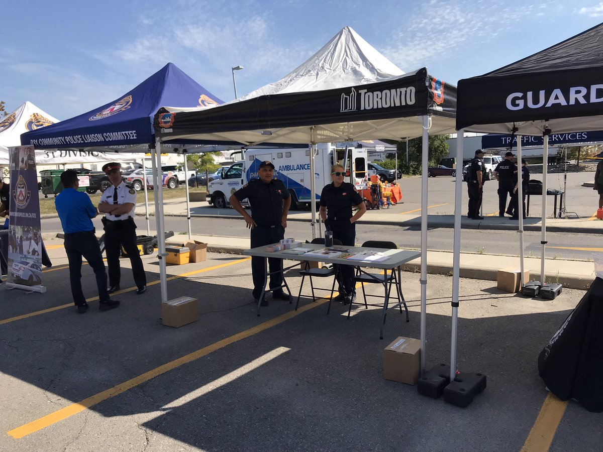 GOMohyla80's tweet photo. @GOTransitSSD proud to be part of @TPS31Div Community Safety Fay hosted by @TimHortons  4211 Keele St. An amazing community outreach event. Great interaction for @oplifesaver rail safety messaging.    #PositiveCommunityEngagement #StopTrackTragedies https://t.co/OO4HIpe7yR