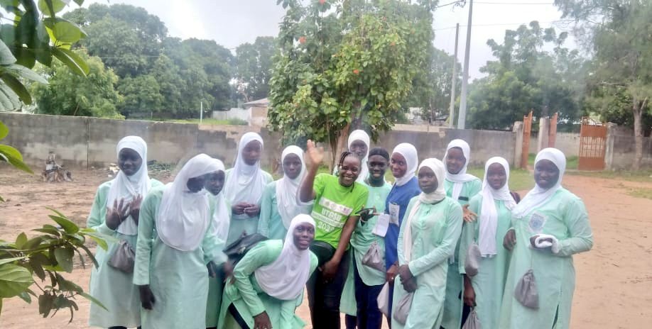 GirlsPrideGam's tweet photo. Adolescent school girls in Kalaji village received kits of reusable sanitary pads after planting mangrove seedlings in their communities.
The sanitary pads were sponsored by @TheMandinkaFamily.
#EndPeriodPoverty #ClimateAction #Tree4Pads #TreePlanting
#SDG5 #SDG13 @CapedGambia https://t.co/HyLGZle4hk