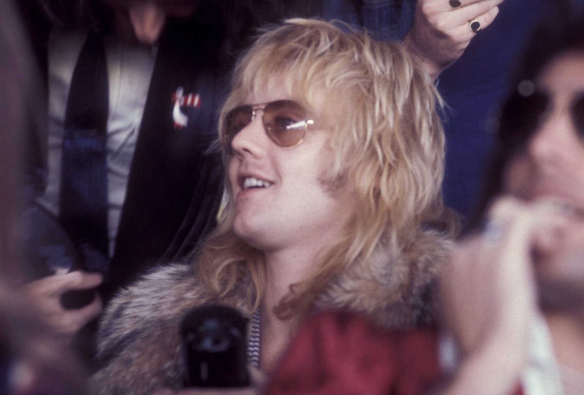 rogeroyalty's tweet photo. Roger Taylor at Kempton Park Race Course, Surrey, UK, 16th October 1976.

📸 Watal Asanuma https://t.co/B8wvZvIkB0