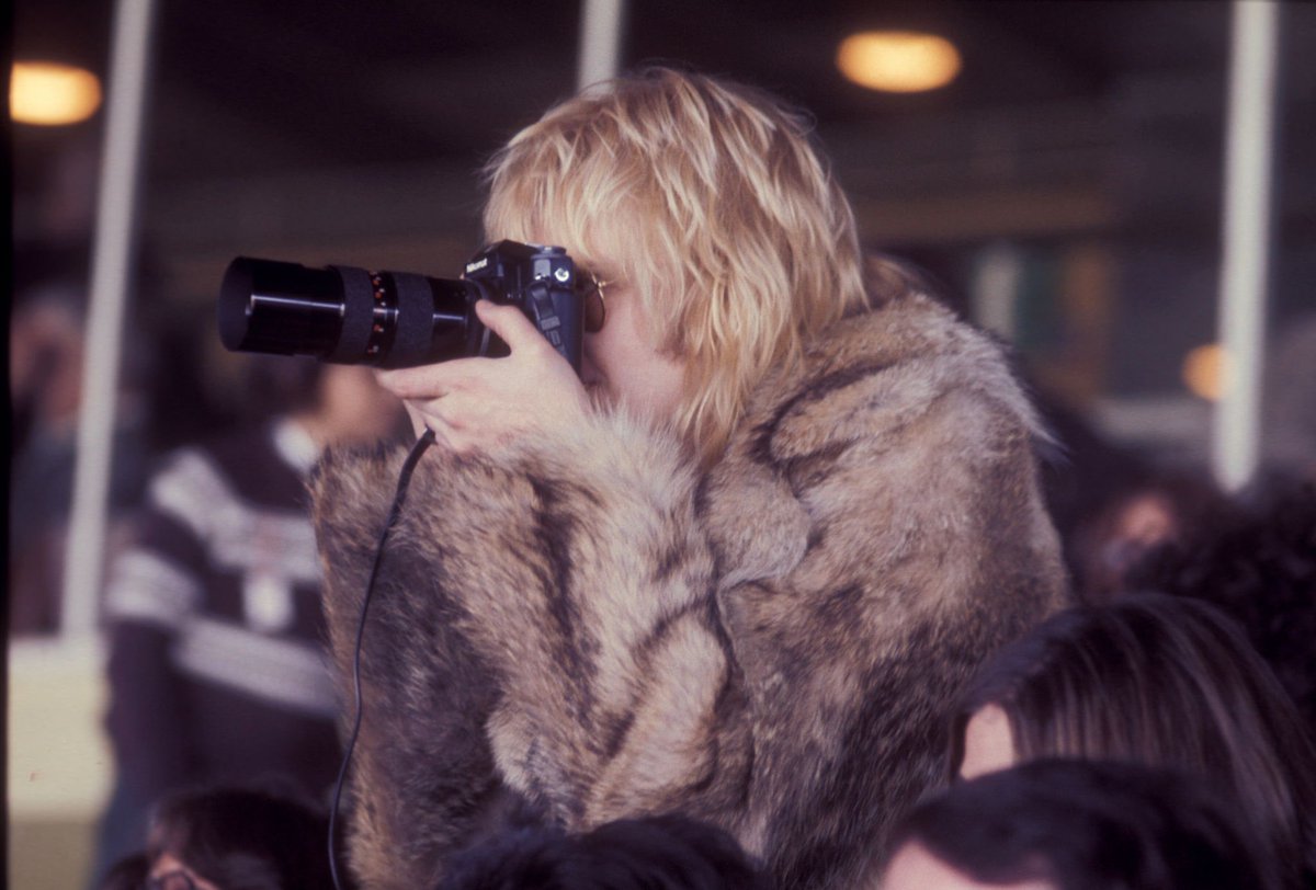 rogeroyalty's tweet photo. Roger Taylor at Kempton Park Race Course, Surrey, UK, 16th October 1976.

📸 Watal Asanuma https://t.co/B8wvZvIkB0