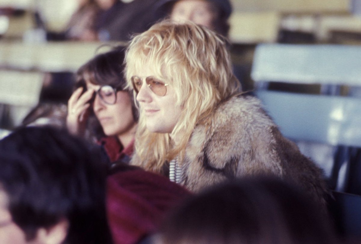 Roger Taylor at Kempton Park Race Course, Surrey, UK, 16th October 1976.

📸 Watal Asanuma