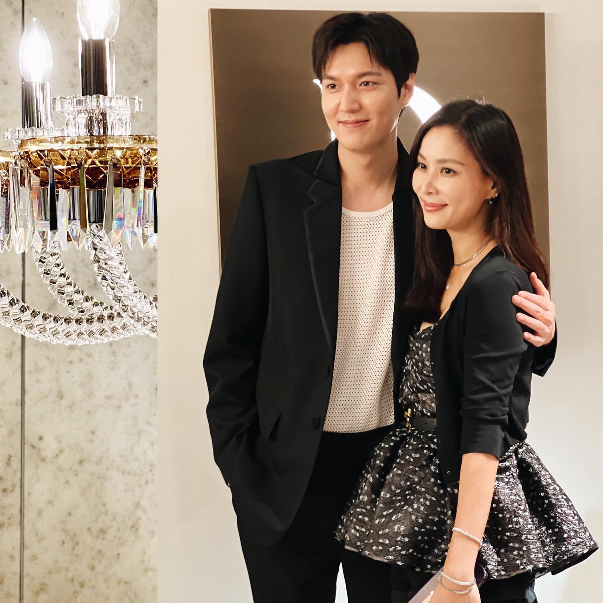 DA_LMH's tweet photo. '장동건 질투할 듯' 고소영, 이민호와 투샷… 믿기 힘든 '동안 외모'

#LeeMinHo #DIAMOMO 

https://t.co/uIgQHajV1O https://t.co/czZQEcMzRL