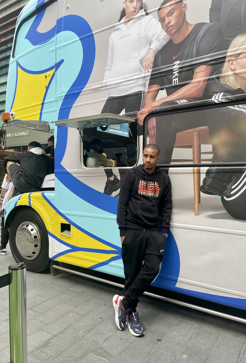 MrMidasGames's tweet photo. Thank you to @JDSports for inviting me down to their #clickrefresh bus in Stratford.

Played some Rocket League &amp; Dirt 5 (didn’t get the highest score) 👀

But had a fun time! #Gamer https://t.co/OiRrpuGXPc
