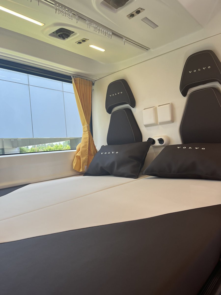 mahuaacharya's tweet photo. What fun to be driving a bus - and the longest one at that: 15m! A morning well spent learning about initiatives, standards and incredible safety considerations of @VolvoBusesIN, the making of a bus and customer-centric #mobility for India’s rapid modernization of #eMobility. https://t.co/SNc5iebTAW