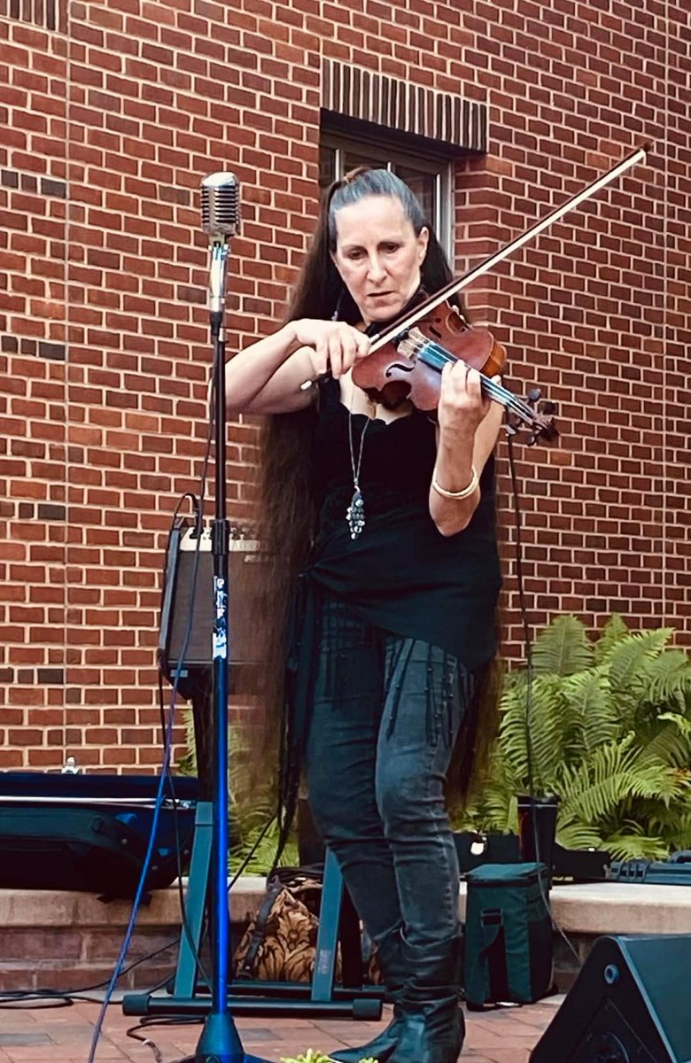 GJHoffmanMusic's tweet photo. Show tomorrow Thursday Aug 18th 6-9 Cascades Overlook Plaza Sterling VA w Lavinia Reid and Robert Friedensen. 
https://t.co/laEJaoIhKG
#rockinfaves #CountryGrass #singersongwriter #livemusic #garyjayfire 
https://t.co/wAuKmPSMIE https://t.co/2Z5vMRc8Xp