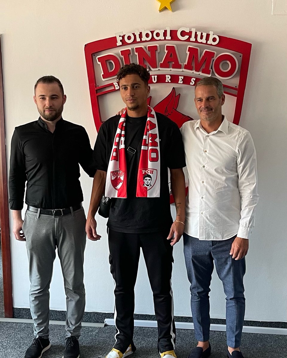 bena_quentin's tweet photo. « Rien est impossible à celui qui croit » 🙏🏽
 
Je suis honoré et heureux de vous annoncer ma signature au sein du prestigieux Dinamo Bucarest

Je tiens à dire un grand merci aux chamois niortais pour ces 9 années ❤️ https://t.co/cB1ARnnDbj