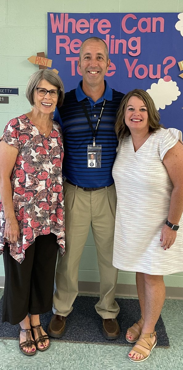 WSH 5th grade team is ready!  Here’s to a great year. #hcsd1 <a href="/HilliardWolves/">Washington Elem</a>