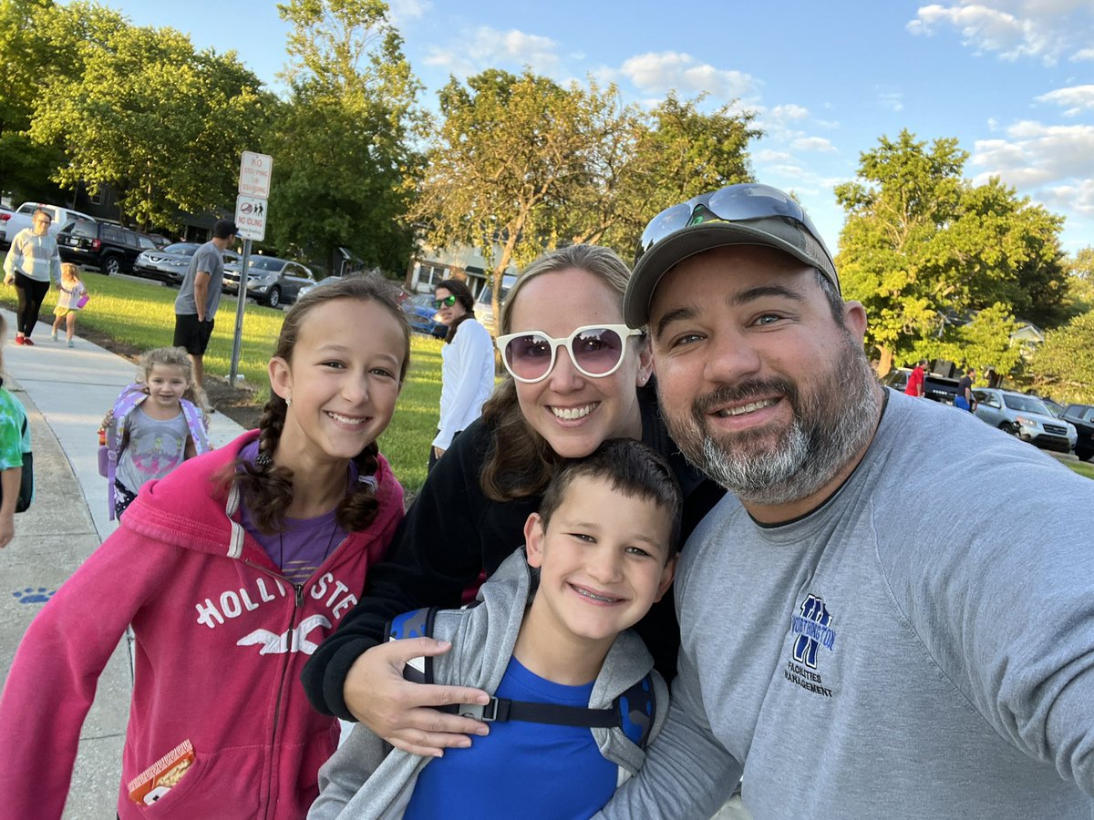 DJDacPHX's tweet photo. First day of school!!! @BrooksideBcats1 @PerryMSWolves @wcsdistrict #itsworthit https://t.co/vyW78EckKW