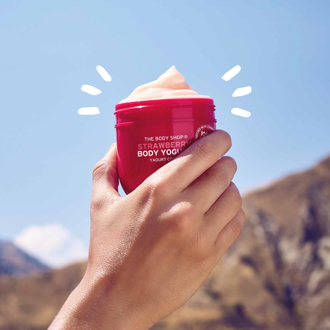 TheBodyShopIND's tweet photo. Light in texture but heavy duty in #Hydration!
100% vegan, enriched with strawberry juice and #CommunityTrade organic almond milk, this gel-cream yogurt gives you 48h moisture boost.
Shop now: https://t.co/4lZSfe4i01
#BodyYogurt #Strawberry #Moisturisation #SkinCare https://t.co/ApFzPBNI0P