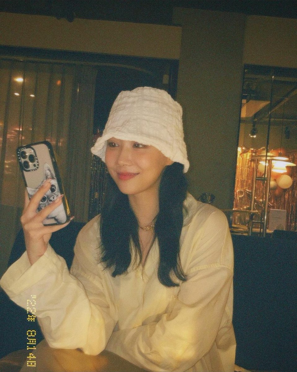 dcinsta_UP's tweet photo. 🐱 Hadong Instagram Up 📷

' 🍨🥂' 

#드림캐쳐 #Dreamcatcher  #Handong https://t.co/yPLi4dINYL