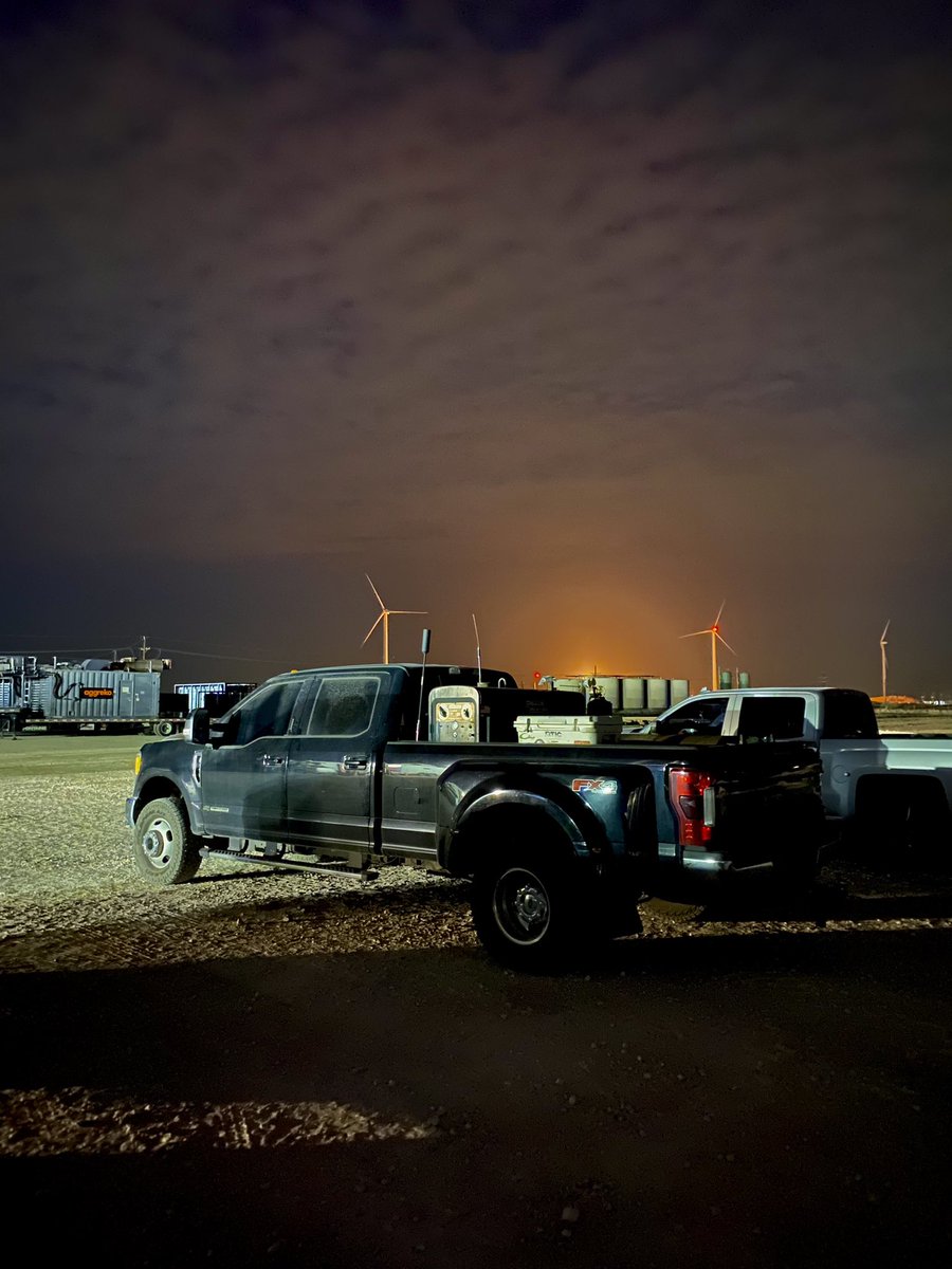 daniel_coy81's tweet photo. The West TX night sky lit up by the hundreds of natural gas flares is a sight that will never get old to me https://t.co/hPMAcR14RF