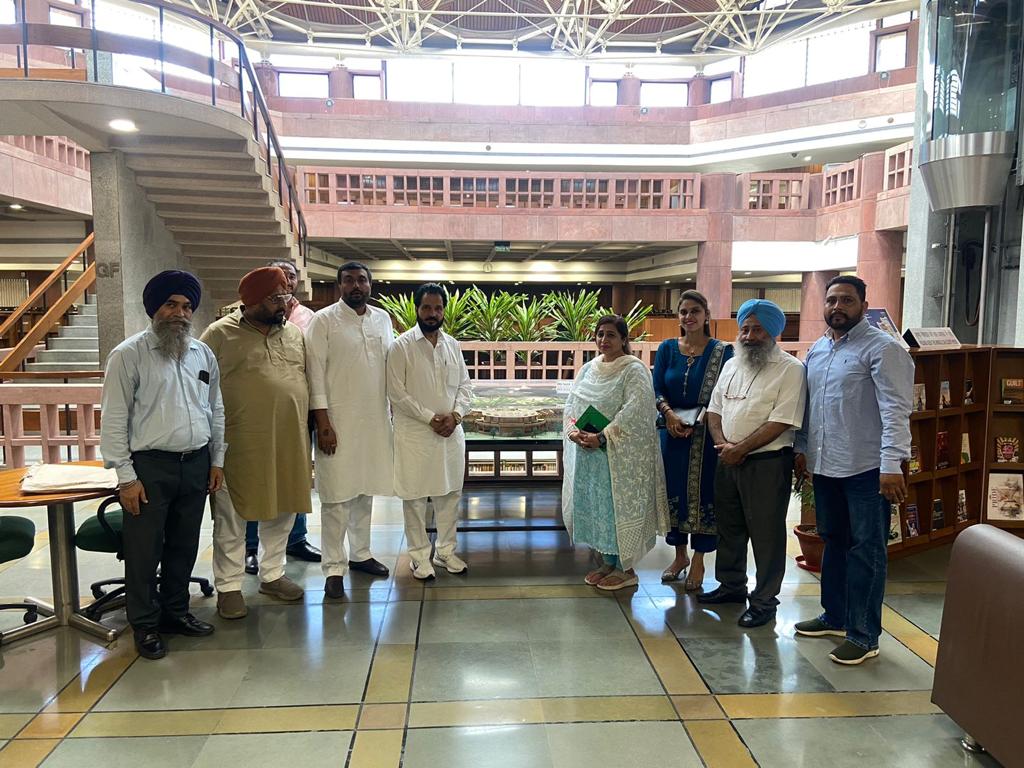 parliament_lib's tweet image. They were briefed about the resources of Library and given a show-round.
@PunjabGovtIndia
@loksabhaspeaker
@LokSabhaSectt @LokSabha_PRIDE #Honrablemembers  #CommitteeonPapersLaid  #LibraryCommittee #PunjabVidhanSabha  #officers #Chairman #JagdeepSinghGoldy  #parliamentlibrary
