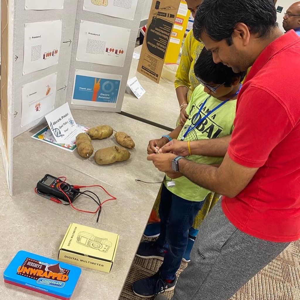 ParsippanyLib's tweet photo. Awesome learning at the Science Fair at the Main Library! #parsippany #parsippanynj #parsippanylibrary #librariesrock #librariestransform #librariesmatter #librariesareawesome #librariesareforeveryone #librarieschangelives #librariesarefun #sciencefair #sciencefairproject https://t.co/mbUn4Ad8lO