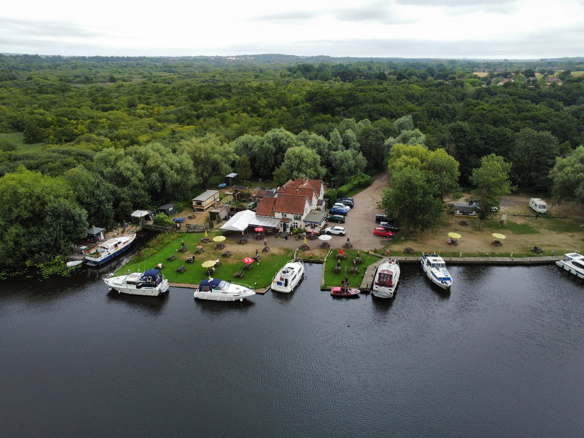 SBMarineEng's tweet photo. #FerryHouse at #Surlingham is a lovely spot to stop off whilst heading into #Norwich on the #Broads. https://t.co/63l90M57K3