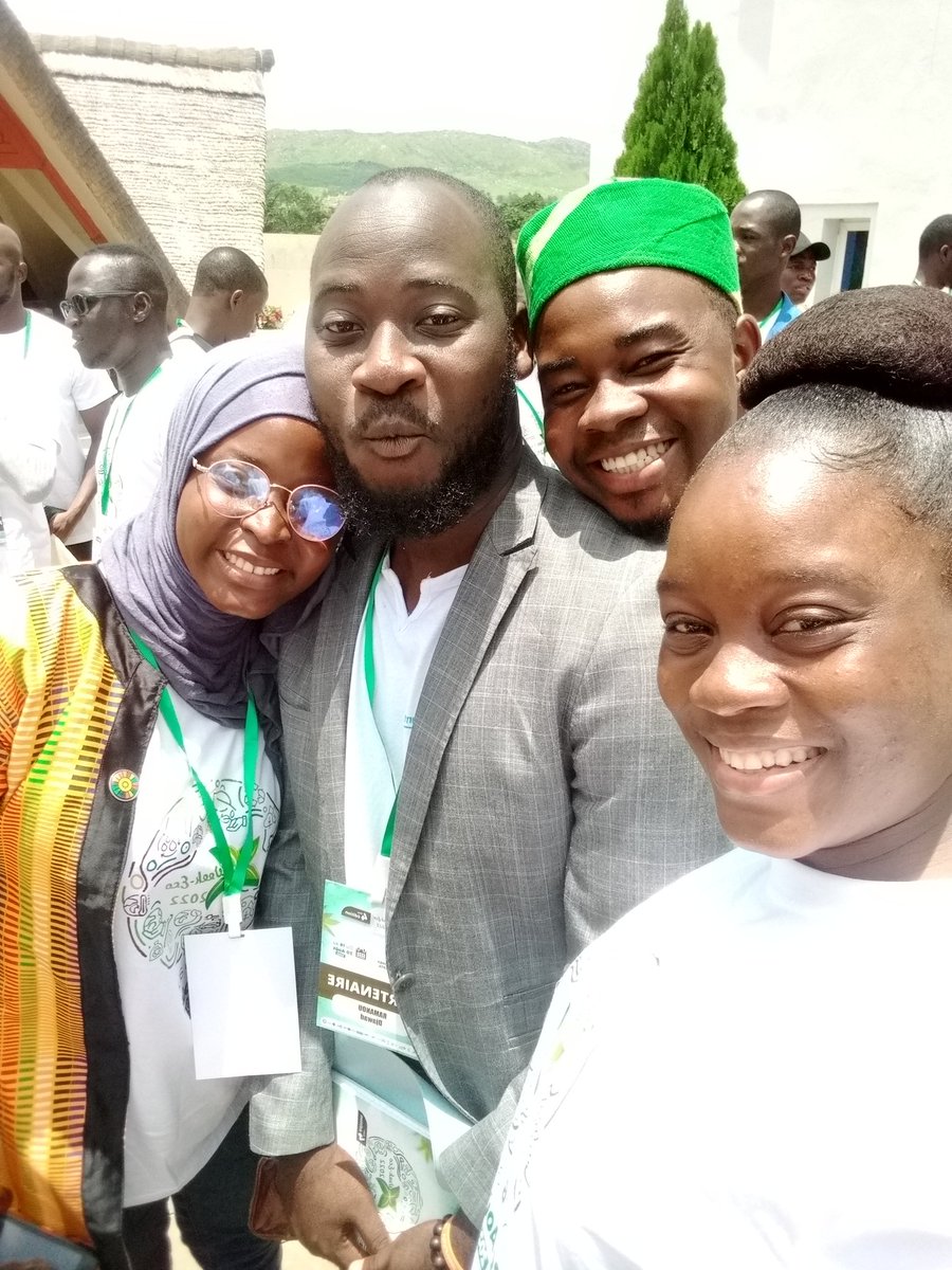 Le rôle des jeunes francophones à la #COP27 en #Égypte, c'est autour de ce thème que divers acteurs verts 🌿se retrouvent à #Défalé pour la quatrième édition de la #Weekeco2022. C'est l'occasion pour renouveler notre engagement et progresser dans l'action climatique 
#Ecolotrip