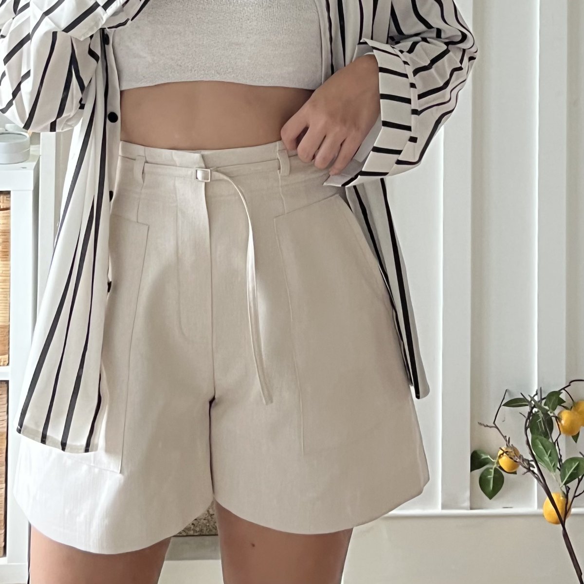 tkxmq_'s tweet photo. โอเคคคค kira pants ของ the pocket wood สวยมากกกก แบบเป้ายาว เก็บทรง พรางต้นขา ผ้าก็สวย แบบดี๊! คุ้มราคาแล้ว นี่เอฟเพิ่มไปอีก 2 สี 55555555555555 https://t.co/mn8TGmsH0m