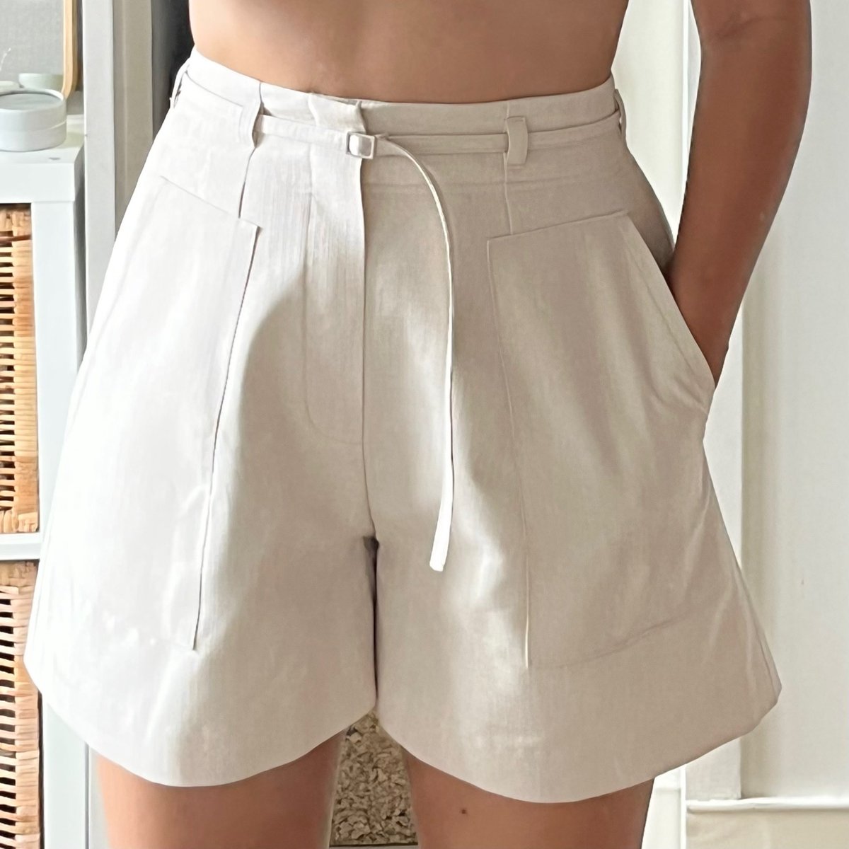 tkxmq_'s tweet photo. โอเคคคค kira pants ของ the pocket wood สวยมากกกก แบบเป้ายาว เก็บทรง พรางต้นขา ผ้าก็สวย แบบดี๊! คุ้มราคาแล้ว นี่เอฟเพิ่มไปอีก 2 สี 55555555555555 https://t.co/mn8TGmsH0m