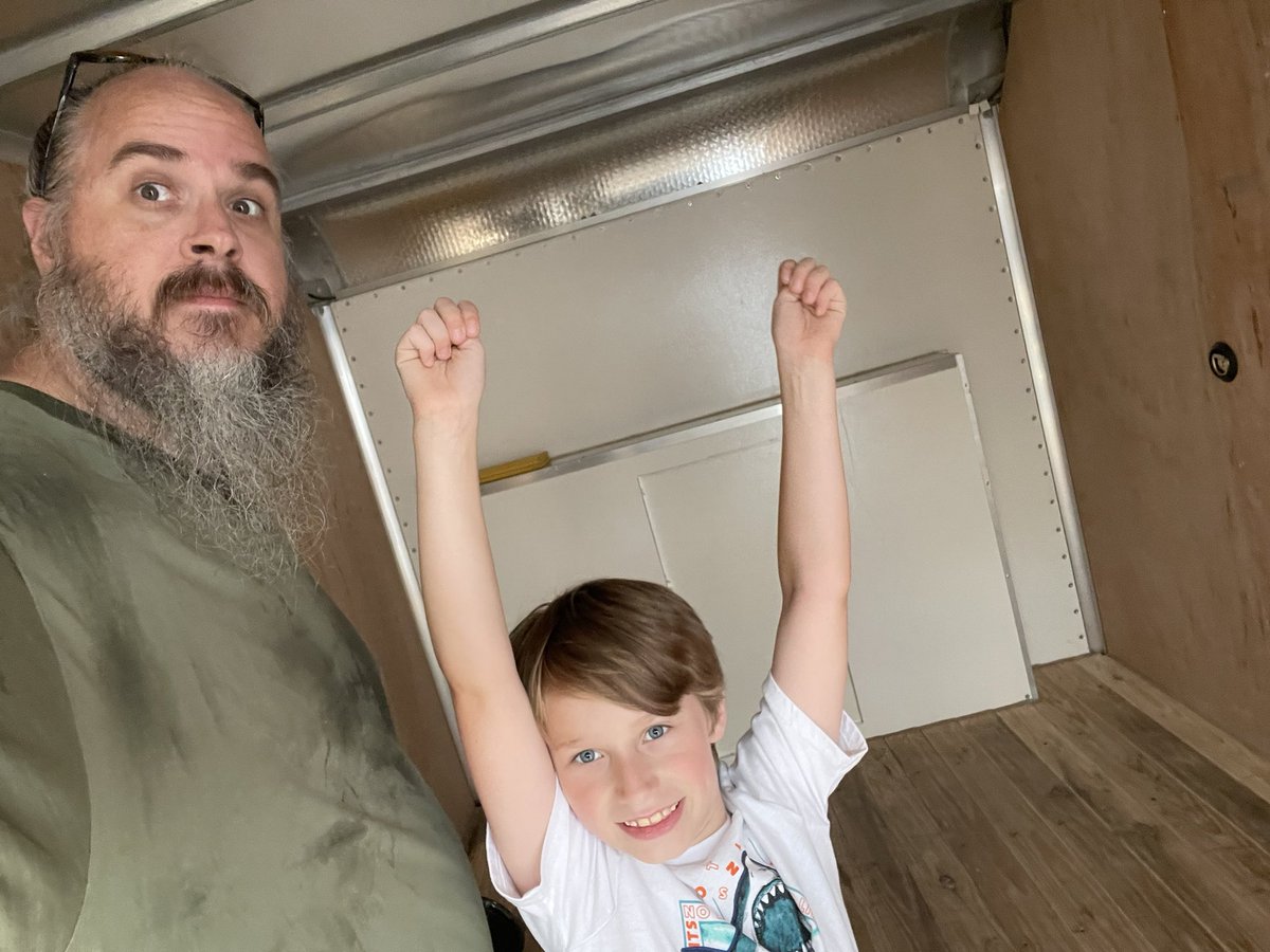 therealpcorrell's tweet photo. We helped unload the food truck and prepare some of the first weekend’s packs with Fauquier FISH Weekend Power Pack yesterday. This service provides weekend meals for @FCPS1News families. The kids were great and are excited to go back! @correllscience #MiniCorrellScience https://t.co/uKmnLZXZQ7