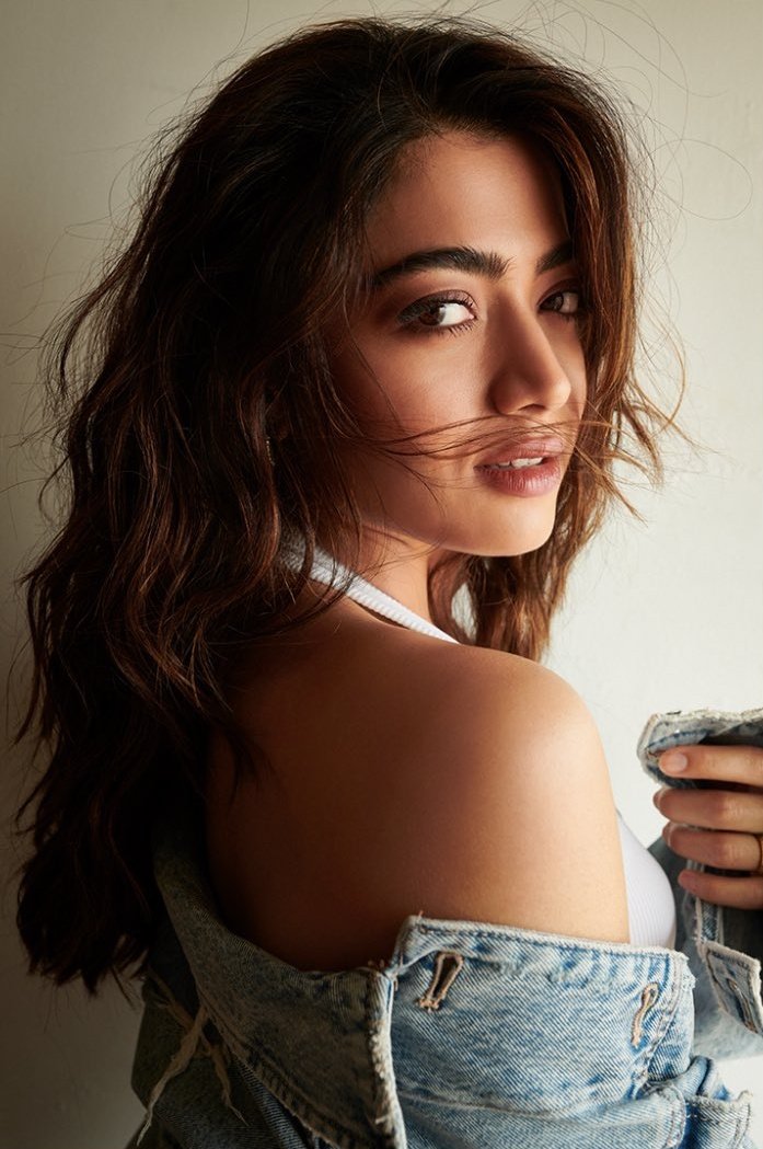 OnlyHeroines's tweet photo. #RashmikaMandanna 😘 https://t.co/UgPXCEFy0t