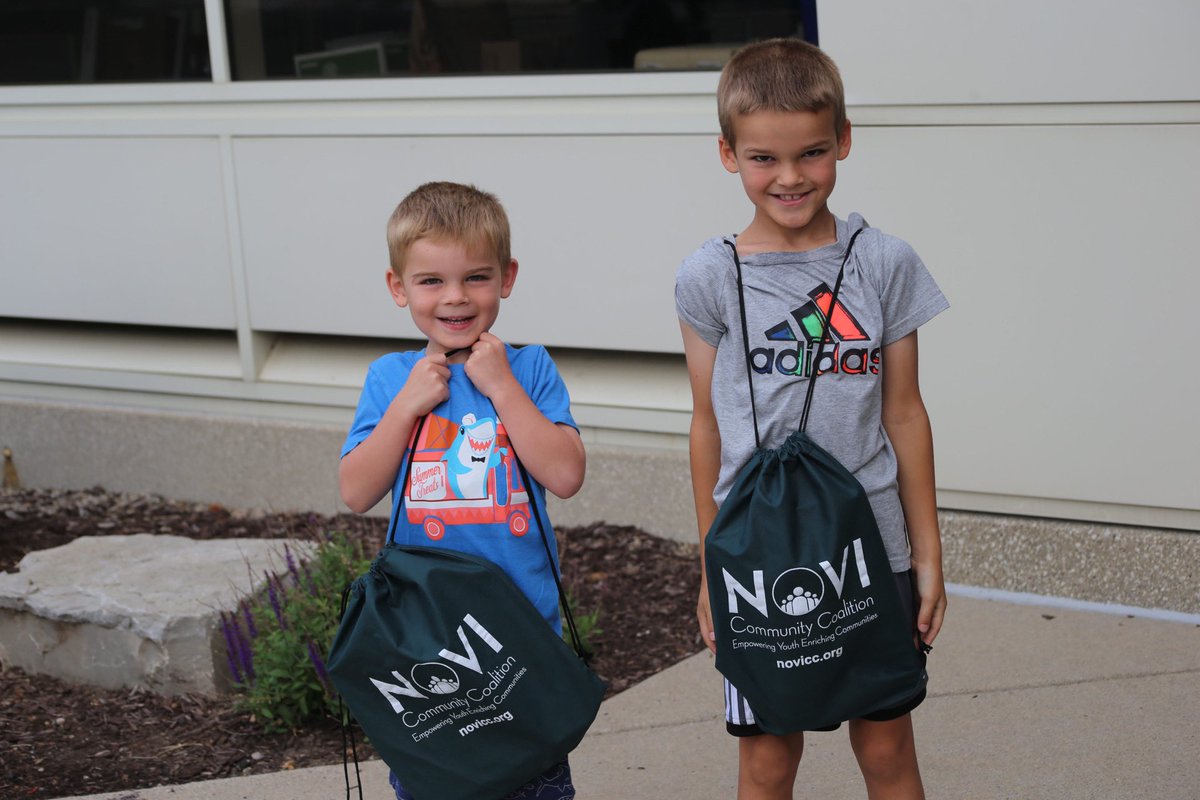 NCSD's tweet photo. Scenes from 1:1 technology device distribution. Students in grades K-1 are loaned an iPad. Students in grades 2-12 are loaned a Chromebook. For more info, visit  https://t.co/bUjEYw92C9 
#NoviPride #WhyNovi #NoviTogether https://t.co/Vk54wuq7xN