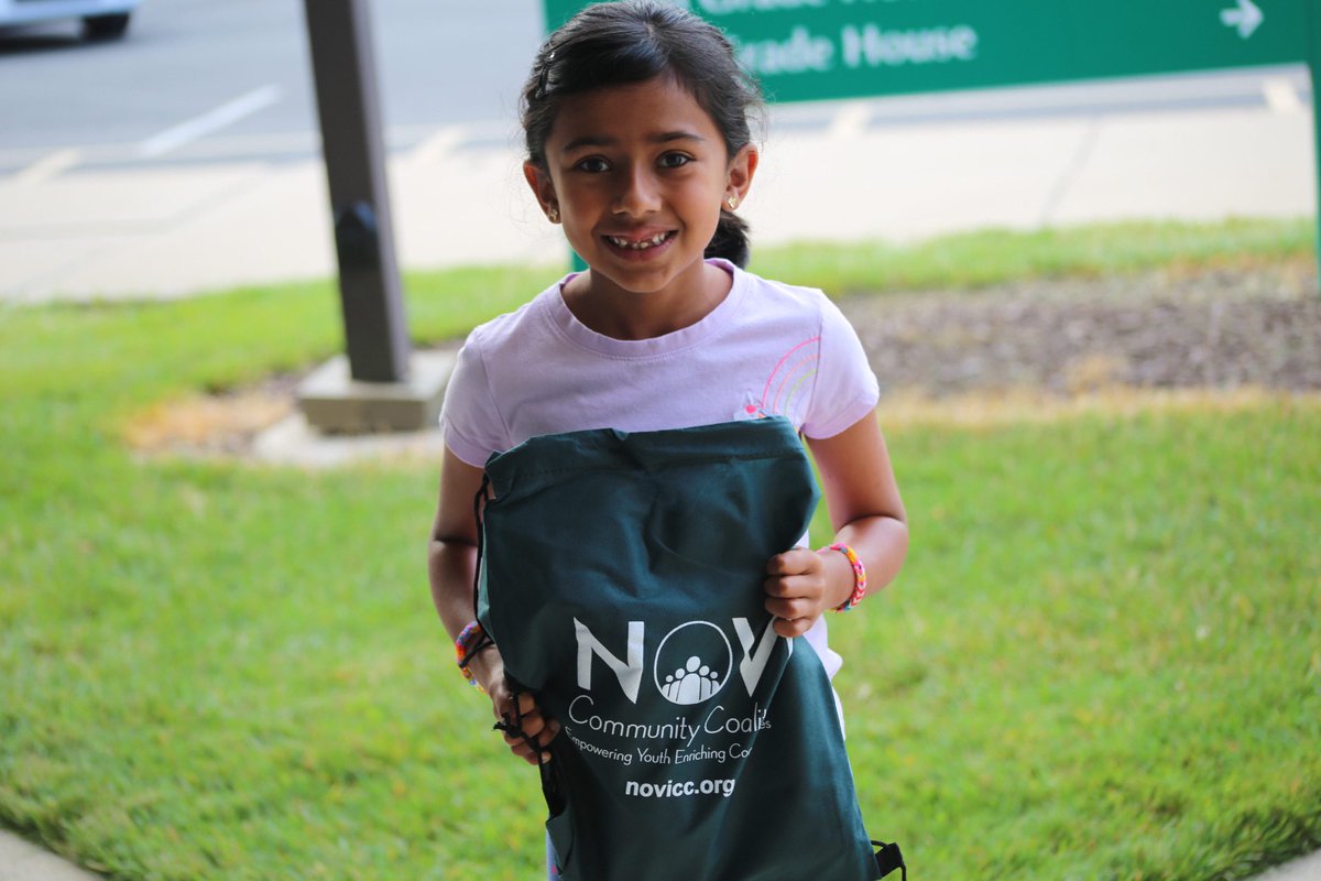 NCSD's tweet photo. Scenes from 1:1 technology device distribution. Students in grades K-1 are loaned an iPad. Students in grades 2-12 are loaned a Chromebook. For more info, visit  https://t.co/bUjEYw92C9 
#NoviPride #WhyNovi #NoviTogether https://t.co/Vk54wuq7xN