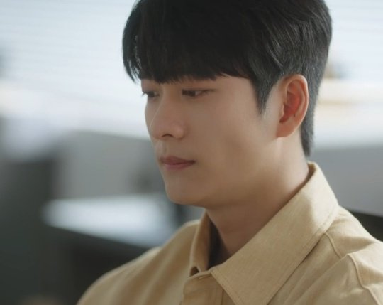 Young Woo &amp; Junho relationships
From this.                    To this 
#ExtraordinaryAttorneyWoo 
#ExtraordinaryAttorneyWooEp15