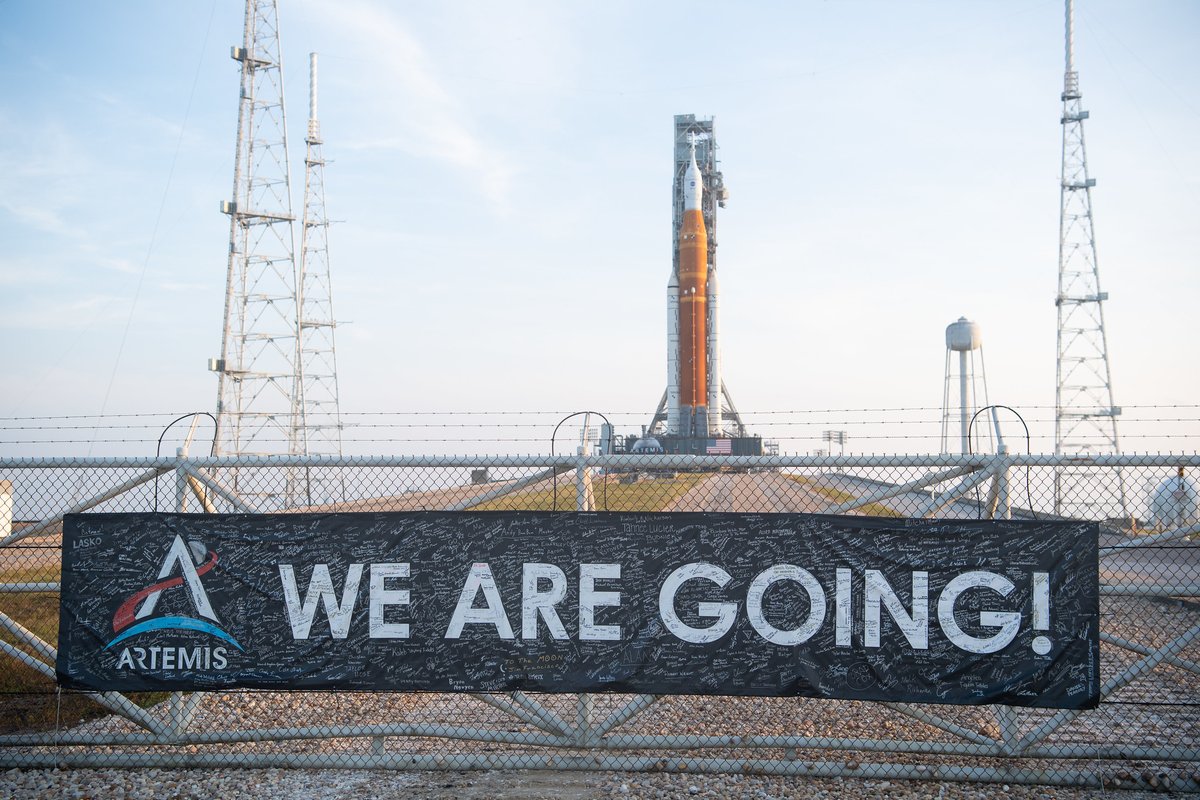 HowardHuNASA's tweet photo. The #Artemis I @NASA_Orion / @NASA_SLS stack arrived at launch complex 39B at 7:30am EDT this morning. https://t.co/7jaMnsRXFP