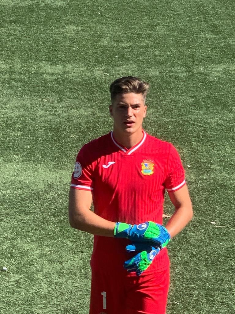 Y el guardián <a href="/Nicochenu1/">Nicolas</a> es traspasado del filial del <a href="/RMajadahonda/">CF Rayo Majadahonda 🤍⚡️💙</a> al filial del <a href="/Fuenla/">CFFuenlabrada</a> Enhorabuena!!!!