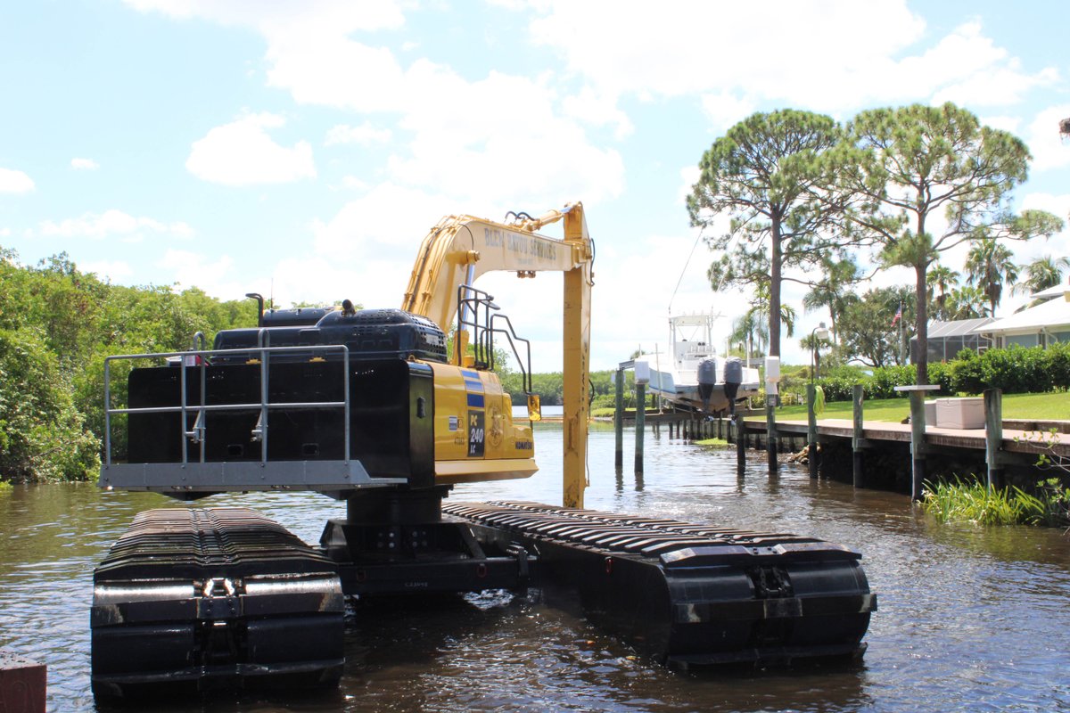 LinderMachinery's tweet photo. Check out this OLKO/Komatsu in action. Crews from Blue Bayou Services are using their new pontoon undercarriage and PC240 to dredge a canal in Port Saint Lucie.
#komatsu
#OLKO
#dredgingwork https://t.co/ZP7VDopN4q