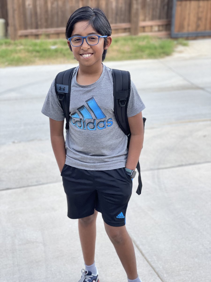 divagg1984's tweet photo. First day of Middle school!!! #CISD1stDay22 @CMSWestWrangler https://t.co/MhHmHk0oLv