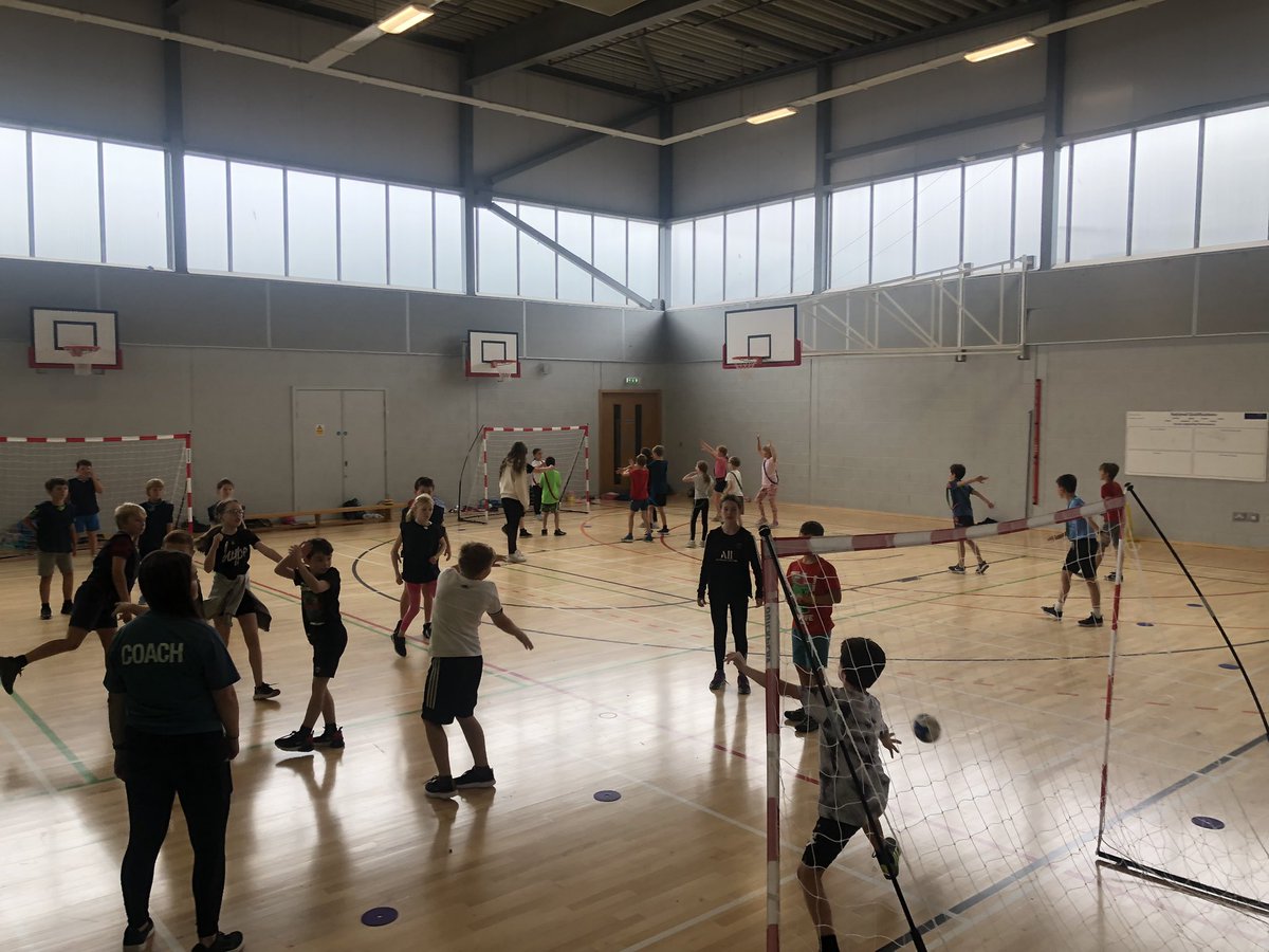 ActiveTroon_SAC's tweet photo. Snapshot of Day 3 of our Marr Multi-Sport Camp 😁
Lots of fun activities on offer today
🏉 🤾♂️ 🏐
Big thanks to our Coaches and Young Leaders who delivered activities 👏🏼
We still have some spaces available tomorrow for pupils starting S1
#SASummer
#Thrivingcommunitites https://t.co/4vfb9pQlbV