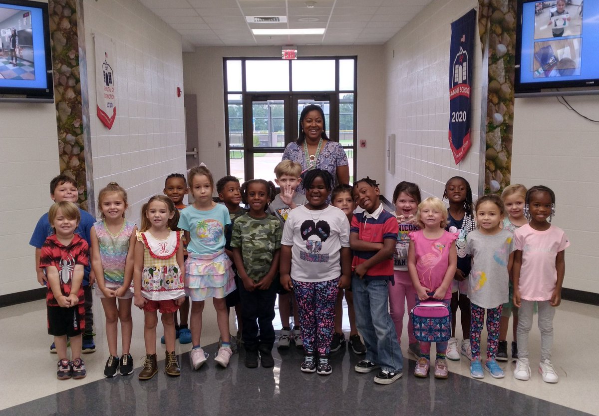 Marianne Garrett (@9garrett3) on Twitter photo "Lunch With the School Counselor Day" at Sycamore Elementary. Great lunch today with Mrs. Williams Kindergarten class. #gratefulcounselor <a href="/SycamoreElem/">Sycamore Elementary</a> <a href="/Winterboro_High/">Winterboro High</a> <a href="/sbthomas1976/">Scarlet Thomas</a> "Lunch With the School Counselor Day" at Sycamore Elementary. Great lunch today with Mrs. Williams Kindergarten class. #gratefulcounselor <a href="/SycamoreElem/">Sycamore Elementary</a> <a href="/Winterboro_High/">Winterboro High</a> <a href="/sbthomas1976/">Scarlet Thomas</a>