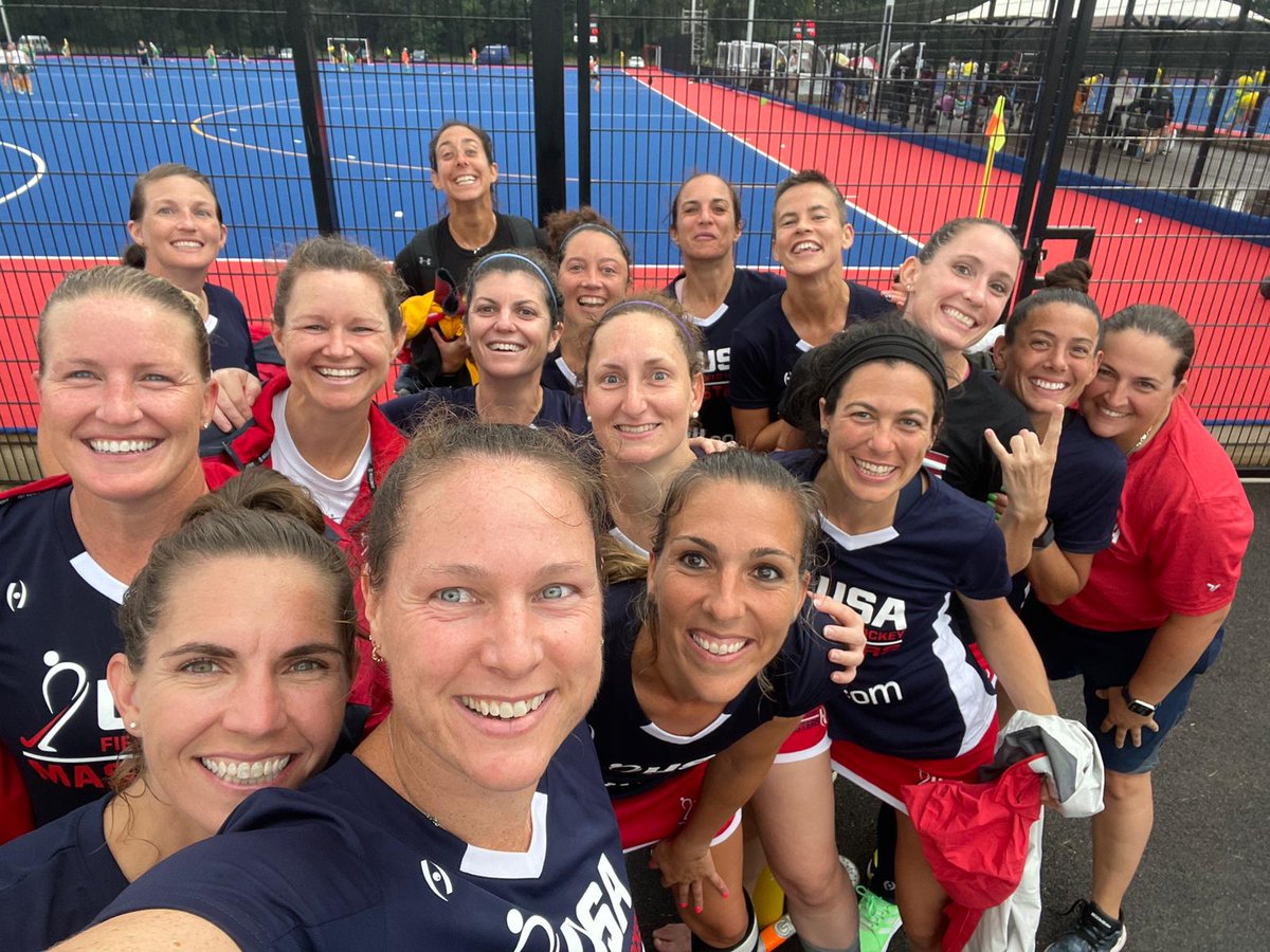USAFieldHockey's tweet photo. On the fourth day of competition at the 2022 @WMastersHockey World Cup in Nottingham, England, only the U.S. O-35 and O-40 Women's Masters Teams competed. The O-35 squad captured their first win, while the O-40 women put up a good fight. 🇺🇸

https://t.co/dQklzfbrV2 https://t.co/cJoGKnxIQw