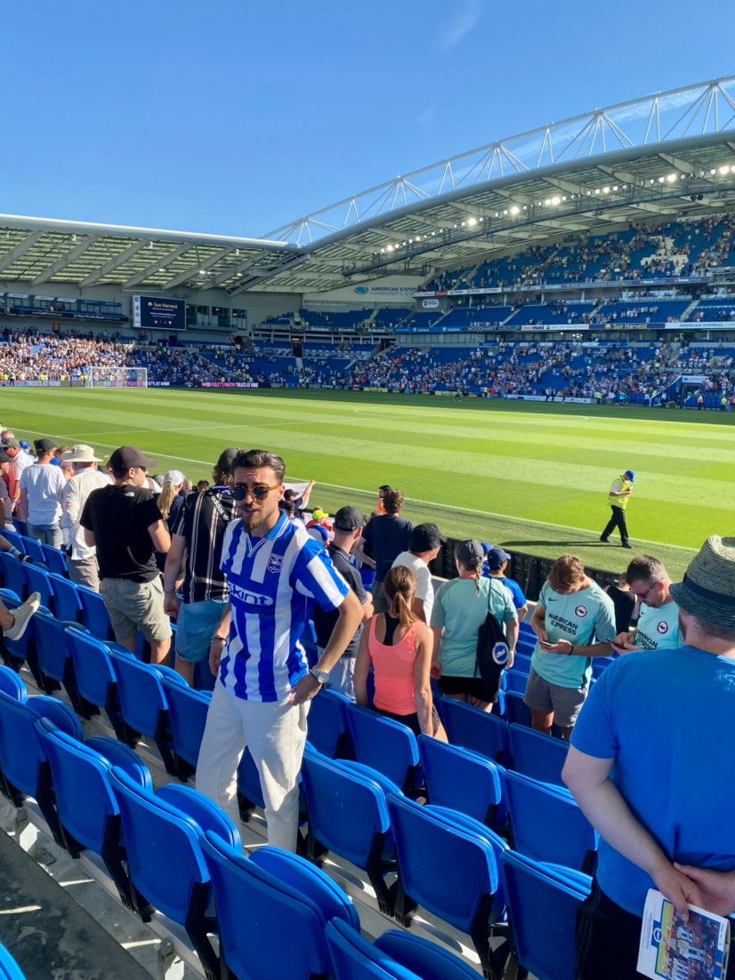 UBICBrighton's tweet photo. Great photos from our student Atakan @atakanouisal attending a Premier League game at Brighton Amex Arena ⚽😍

#KaplanLife #MyPathMyWay #studyabroad https://t.co/BYlBlNRbuk